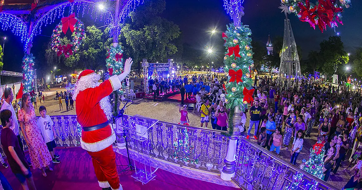 Jardim do Natal atrai milhares na cidade do papai Noel