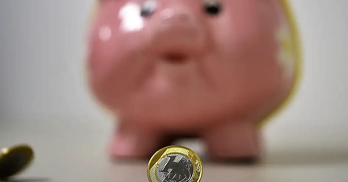 Saques da poupança em fevereiro superam depósitos em R$ 8 bilhões