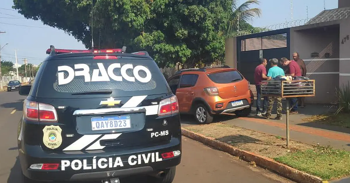 Trio é preso em flagrante tentando invadir casa na capital