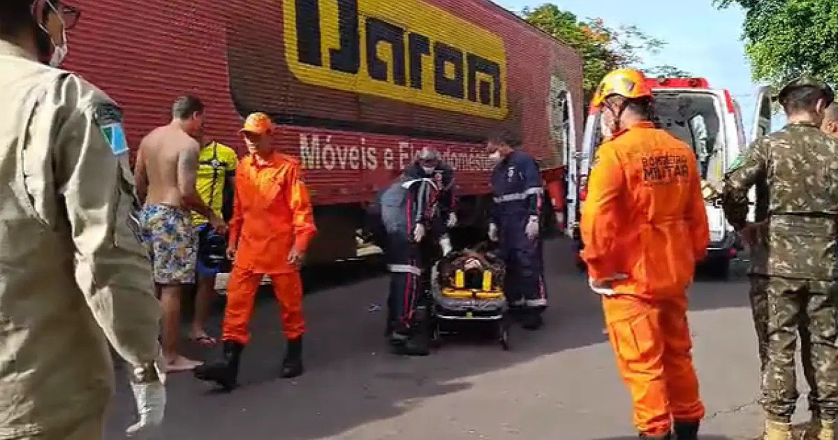 Motociclista sofre fratura em colisão com caminhão na rua Cuiabá