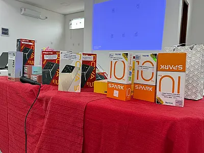 Prefeitura de Corumbá entrega aparelhos celulares para uso nas escolas municipais