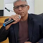 Edinaldo cobra fiscalização contra garagens clandestinas de ônibus em Corumbá