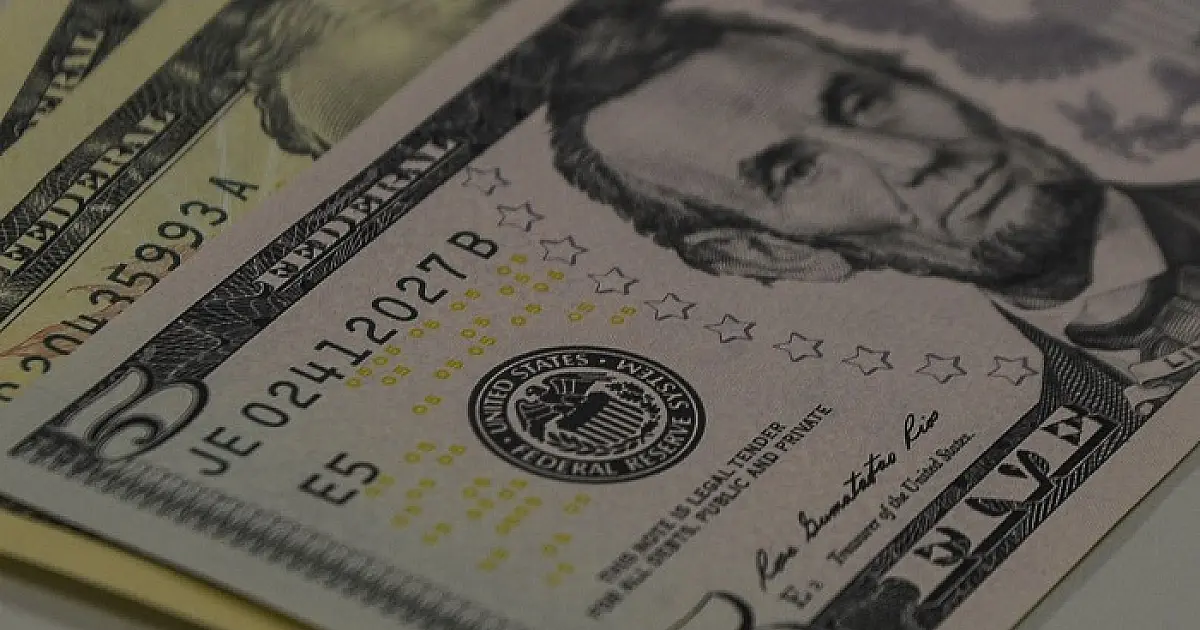 Apesar de guerra, dólar cai 1,27%, e bolsa sobe 3% na semana