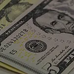 Apesar de guerra, dólar cai 1,27%, e bolsa sobe 3% na semana