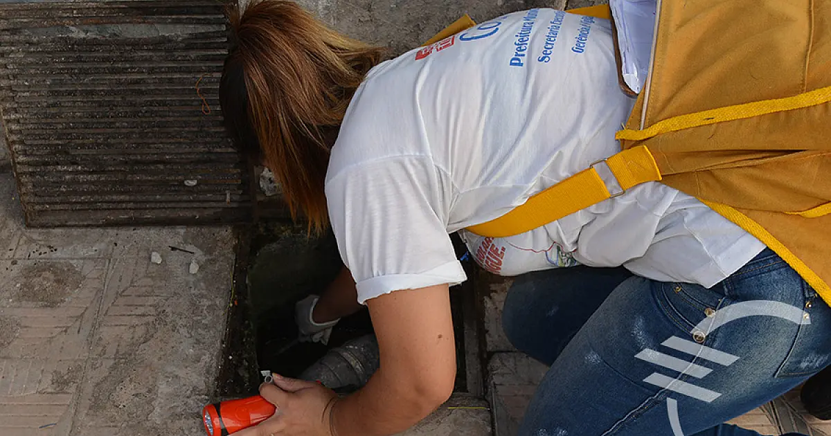 Prédios comerciais inativos são vistoriados pela equipe de Vigilância Sanitária