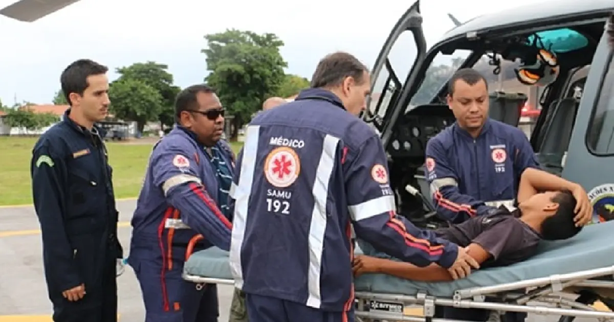 Marinha resgata adolescente picado por jararaca no Pantanal