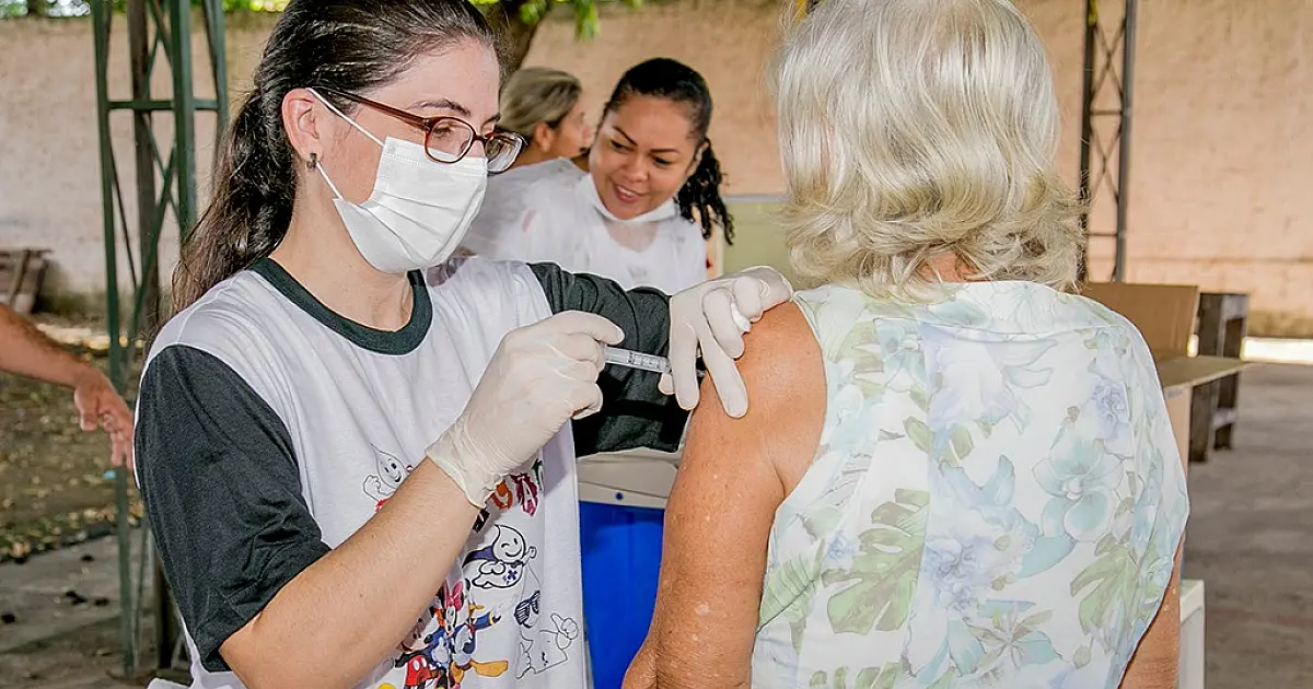 Saúde libera quarta dose contra a Covid-19 para pessoas a partir de 50 anos