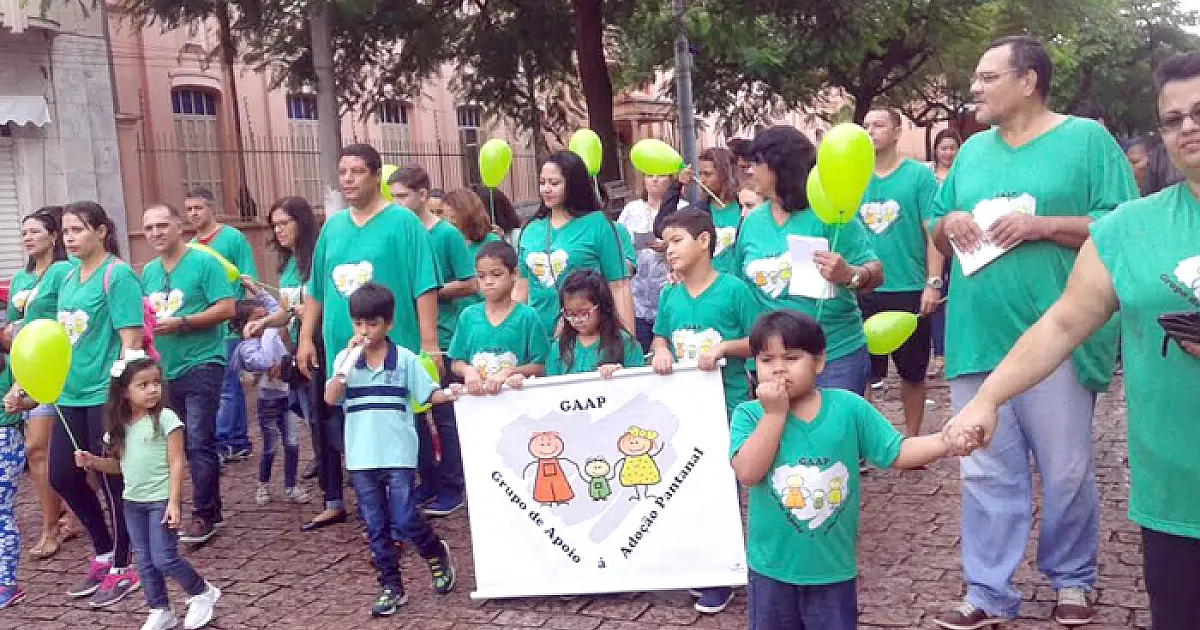 Mau tempo não desanima participantes da 1° Caminhada da Adoção de Corumbá e Ladário