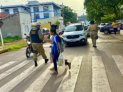 Blitz Educativa alerta para segurança no volta às aulas da Rede Municipal de Ladário