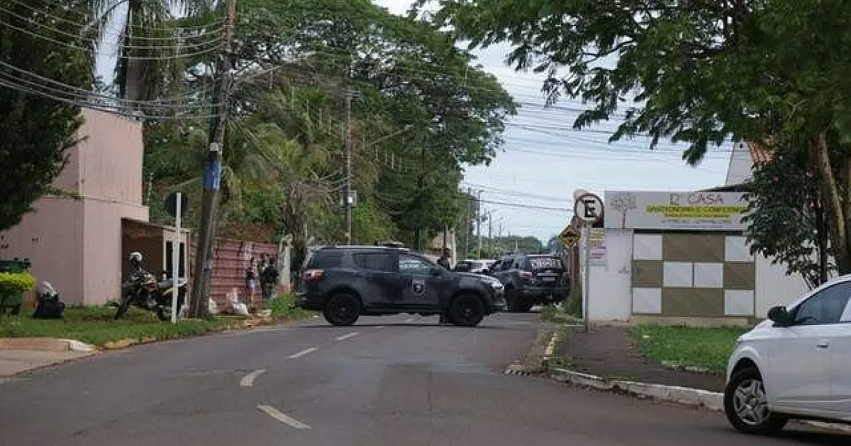 Após disparos, polícia prende ladrões que fizeram idosa e cuidadora de reféns na Capital