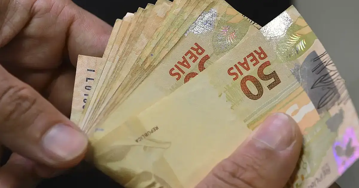 Governo envia alertas sobre imposto de renda pelo Gov.br e WhatsApp