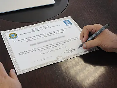Diploma impresso deixa de valer e versão digital passa a ser obrigatória