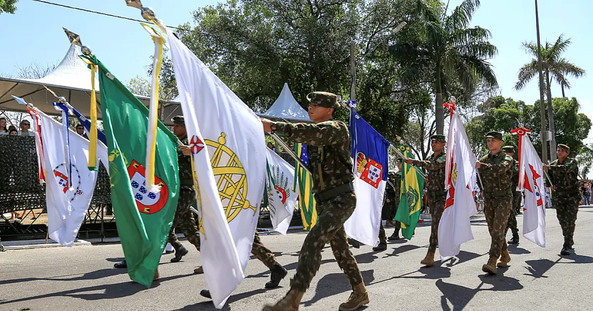 Bandeiras históricas são destaques no desfile de 7 de Setembro em Corumbá