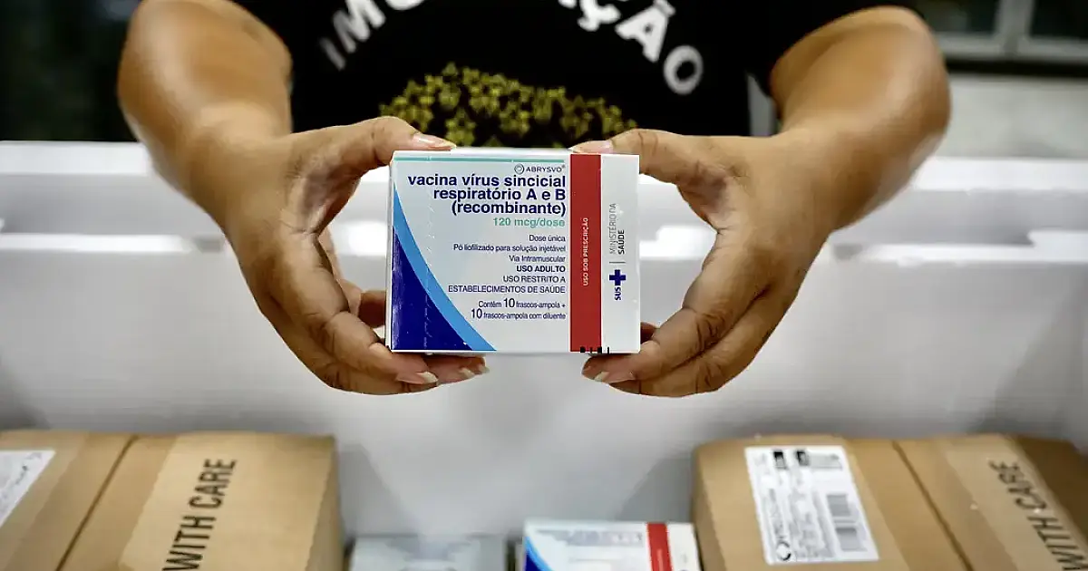 Governo começa a distribuir vacina contra vírus sincicial respiratório