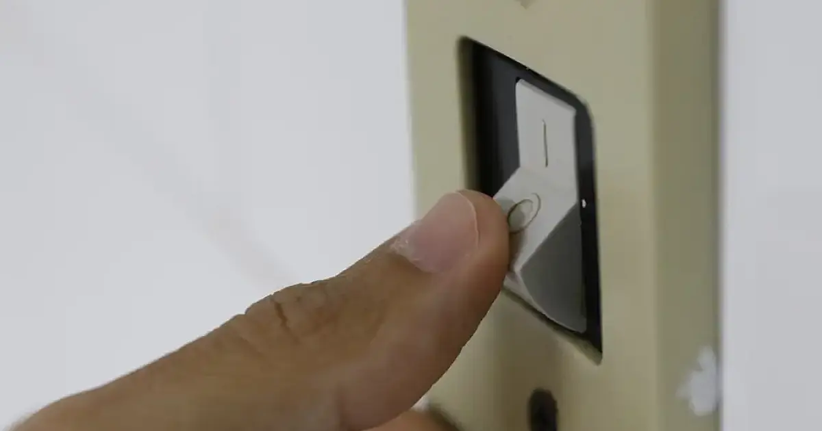 Aneel anuncia que conta de luz terá bandeira vermelha em junho