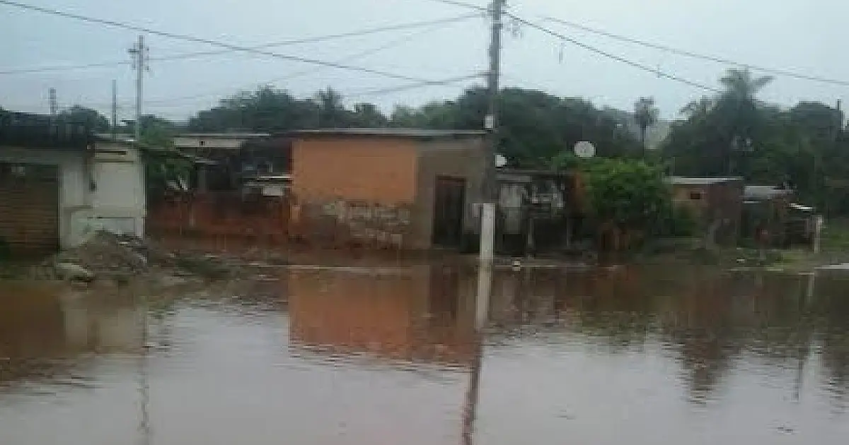 Prefeitura segue limpeza de pontos alagados no último temporal
