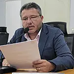 Matheus Cazarin defende jornada de 30 horas para profissionais da Enfermagem