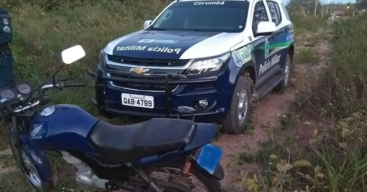 Motocicleta roubada é recuperada próximo a Caixa D’água