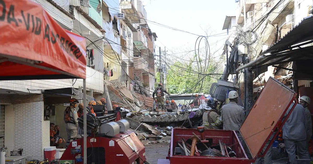 Bombeiros encerraram trabalho no desabamento em comunidade do Rio
