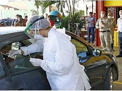 Fake news sobre covid-19 volta a circular em aplicativos de mensagens