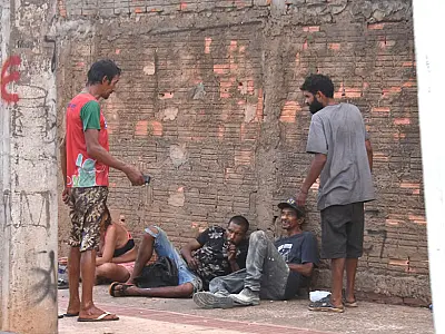 Capital faz operação para dispersar cracolândia, mas usuários voltam horas depois