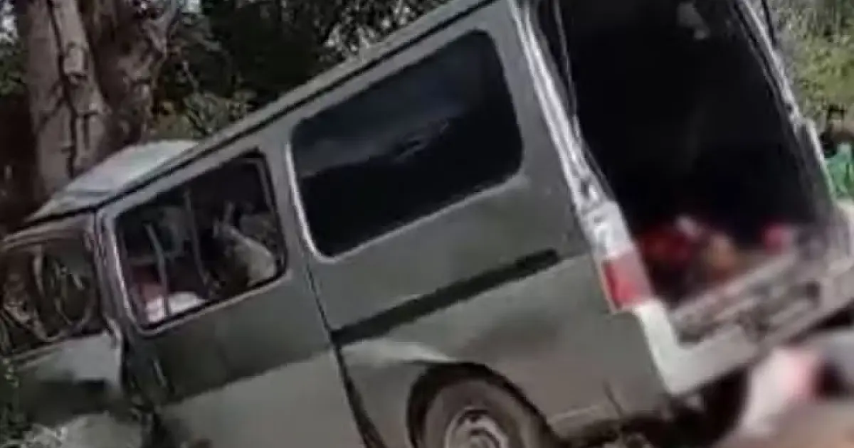 Acidente em Puerto Quijarro deixa 12 mortos após colisão de van