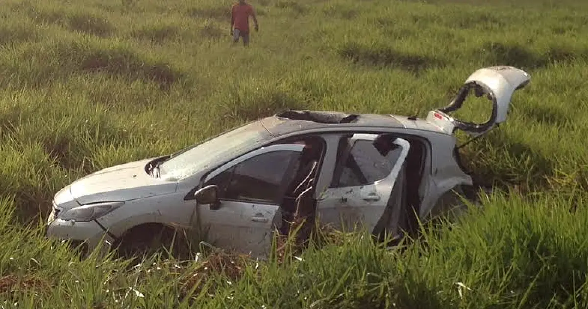 Capotamento na rodovia BR 262 faz duas vítimas
