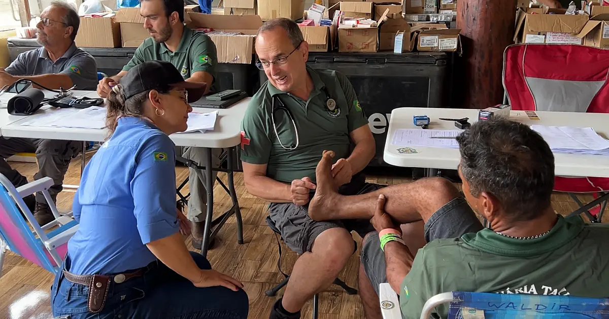 Mesmo sob chuva, expedição leva saúde e esperança ao Pantanal