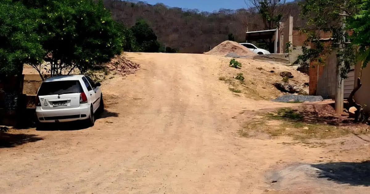 Hanna atende população e pede pavimentação de vias em três bairros de Corumbá