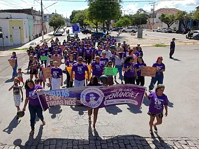 Caminhada em Ladário mobiliza comunidade contra violência às mulheres