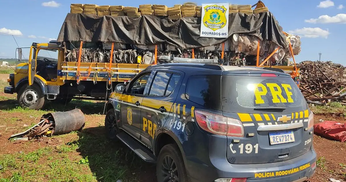 Caminhoneiro é preso com 3,1 toneladas de maconha em Dourados