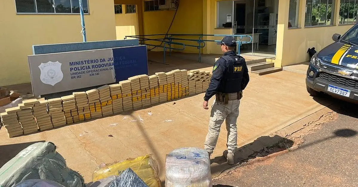 PRF apreende 267,1 Kg de cocaína e produtos contrabandeados em Água Clara