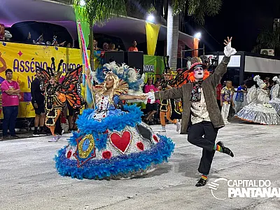 A Pesada transforma contos infantis em espetáculo colorido na avenida