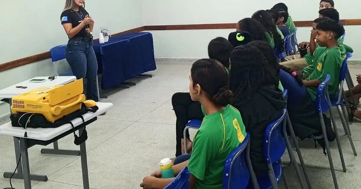 Palestra em escola de Corumbá conscientiza alunos sobre exploração sexual