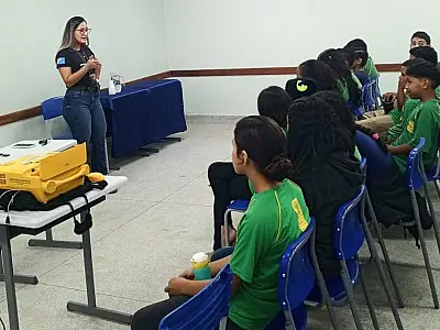 Palestra em escola de Corumbá conscientiza alunos sobre exploração sexual