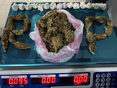 Jovem de 17 anos é apreendido com haxixe durante ronda no Maria Leite