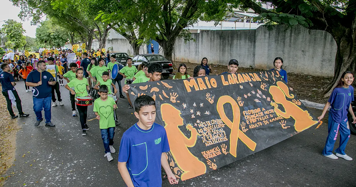 Passeata alerta para combate à exploração sexual infantil em Corumbá