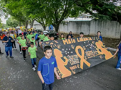 Passeata alerta para combate à exploração sexual infantil em Corumbá