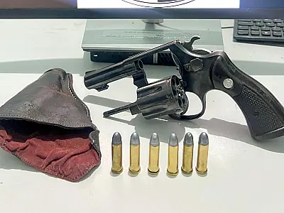 Operação 'Força Total' apreende arma de fogo no Popular velha