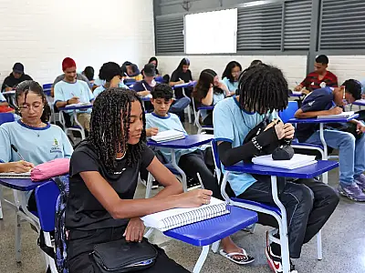 Estudantes nascidos em maio e junho recebem 1ª parcela do Pé-de-Meia