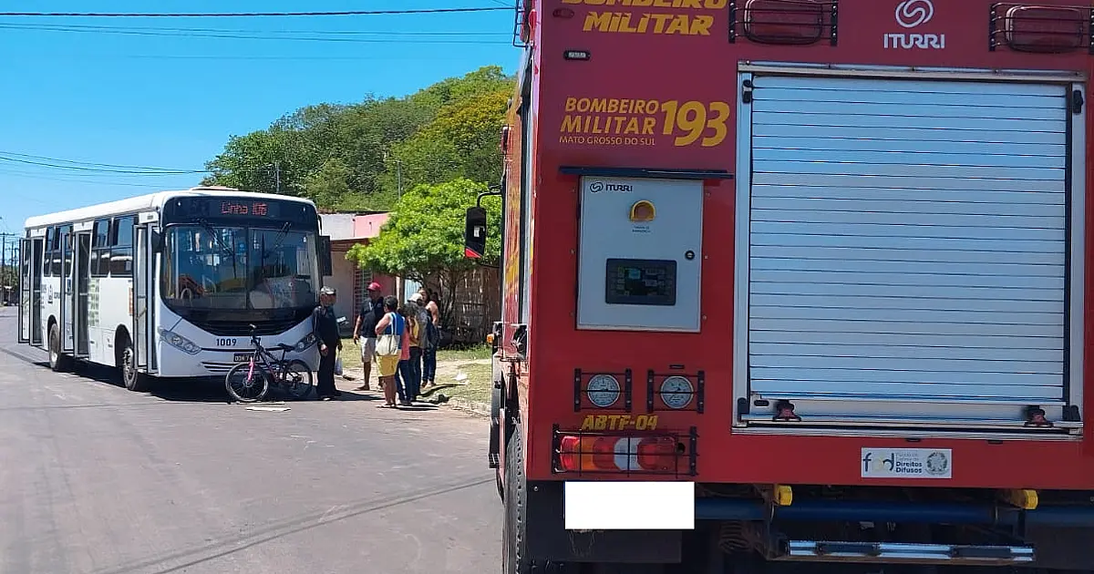 Criança de 12 anos é atropelada por ônibus no bairro Cravo Vermelho