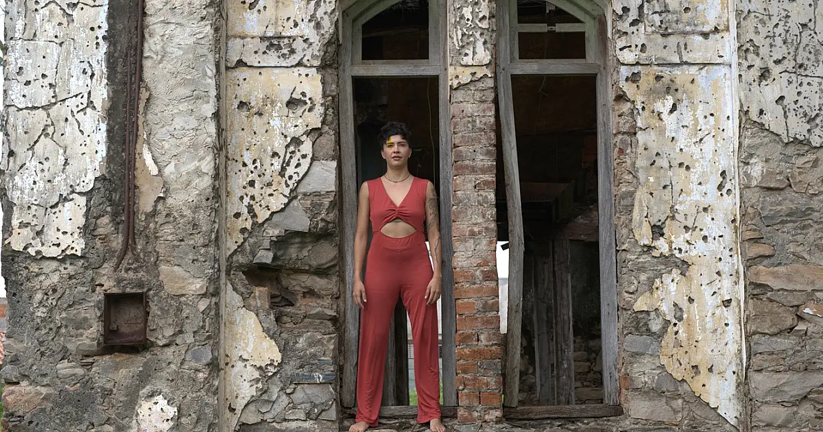 Passeio a Corumbá inspirou artista em obra audiovisual que mistura poesia e dança