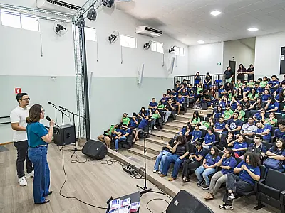 Município entrega carteirinhas do ID Jovem para estudantes da Escola JGP