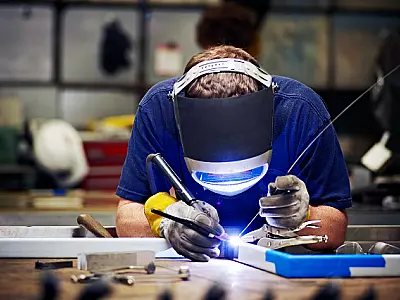 Produção industrial tem alta de 0,1% de março para abril