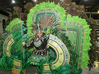 Luxo e tradição marcam o Desfile de Fantasias do Carnaval de Corumbá