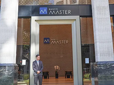 INSS bloqueia repasses a Master por problemas em consignados