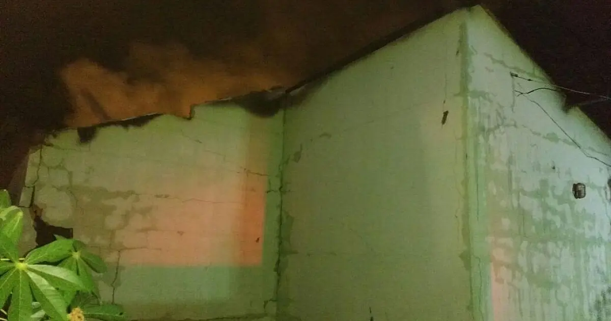 Jovem que foi esfaqueado atea fogo em casa de agressor e é preso