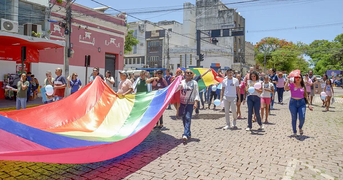 Caminhada une pautas da Consciência Negra e Memória Trans em Corumbá