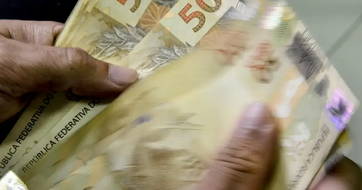 Aposentados do INSS que ganham mais que o mínimo começam a receber 13&ordm;