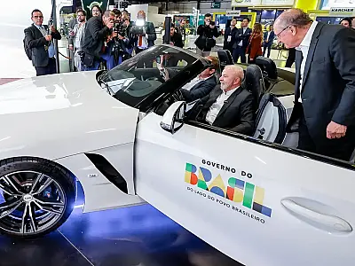 Lula celebra retirada de tarifas pelos EUA e diz que sinaliza respeito